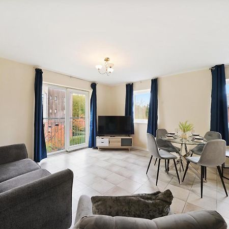 Peaceful 2Br Flat With Historic Bottle Kilns View & Free Parking Located Near City Centre Stoke-on-Trent Exterior photo