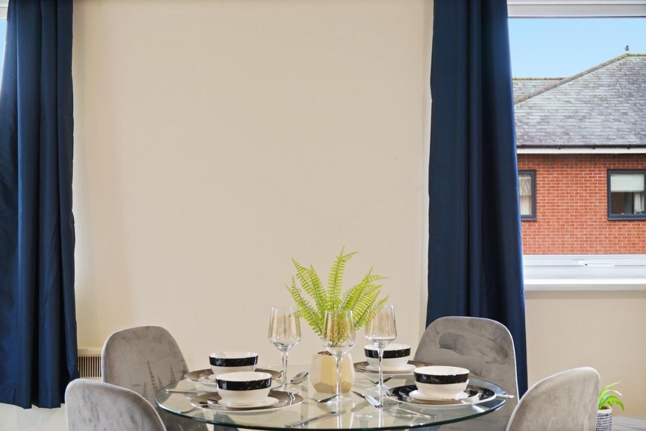 Peaceful 2Br Flat With Historic Bottle Kilns View & Free Parking Located Near City Centre Stoke-on-Trent Exterior photo