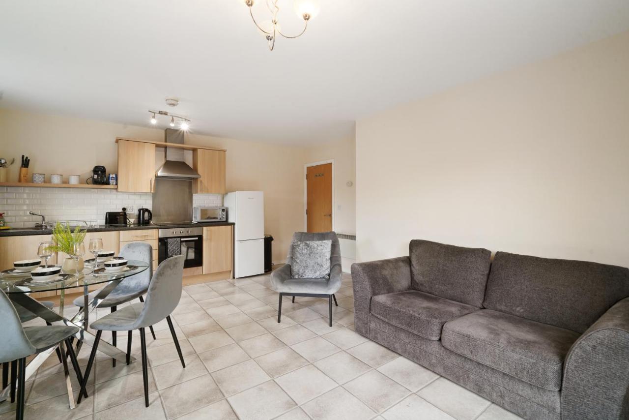 Peaceful 2Br Flat With Historic Bottle Kilns View & Free Parking Located Near City Centre Stoke-on-Trent Exterior photo