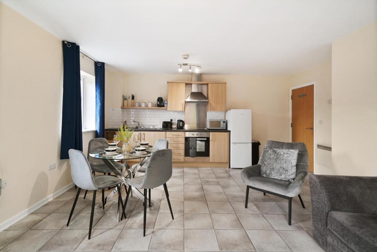 Peaceful 2Br Flat With Historic Bottle Kilns View & Free Parking Located Near City Centre Stoke-on-Trent Exterior photo