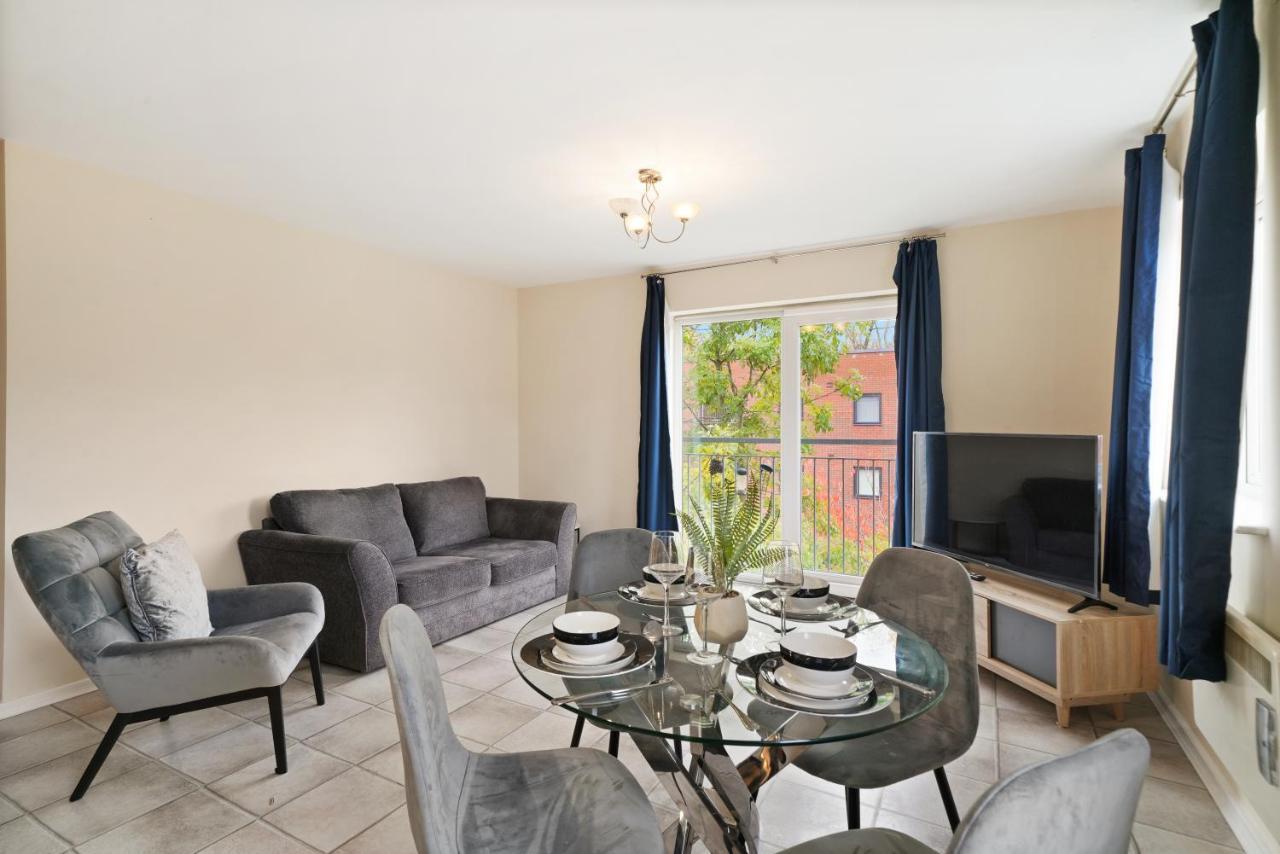 Peaceful 2Br Flat With Historic Bottle Kilns View & Free Parking Located Near City Centre Stoke-on-Trent Exterior photo